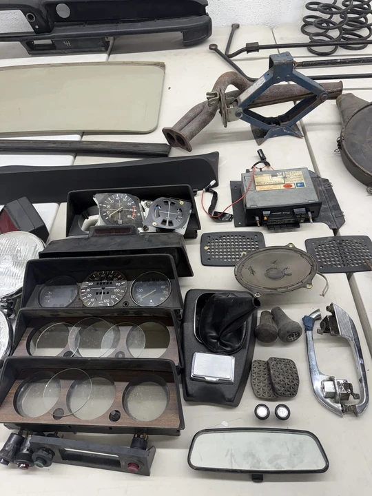 Parts & Memorabilia Mechanical Components - Image 17 of 31