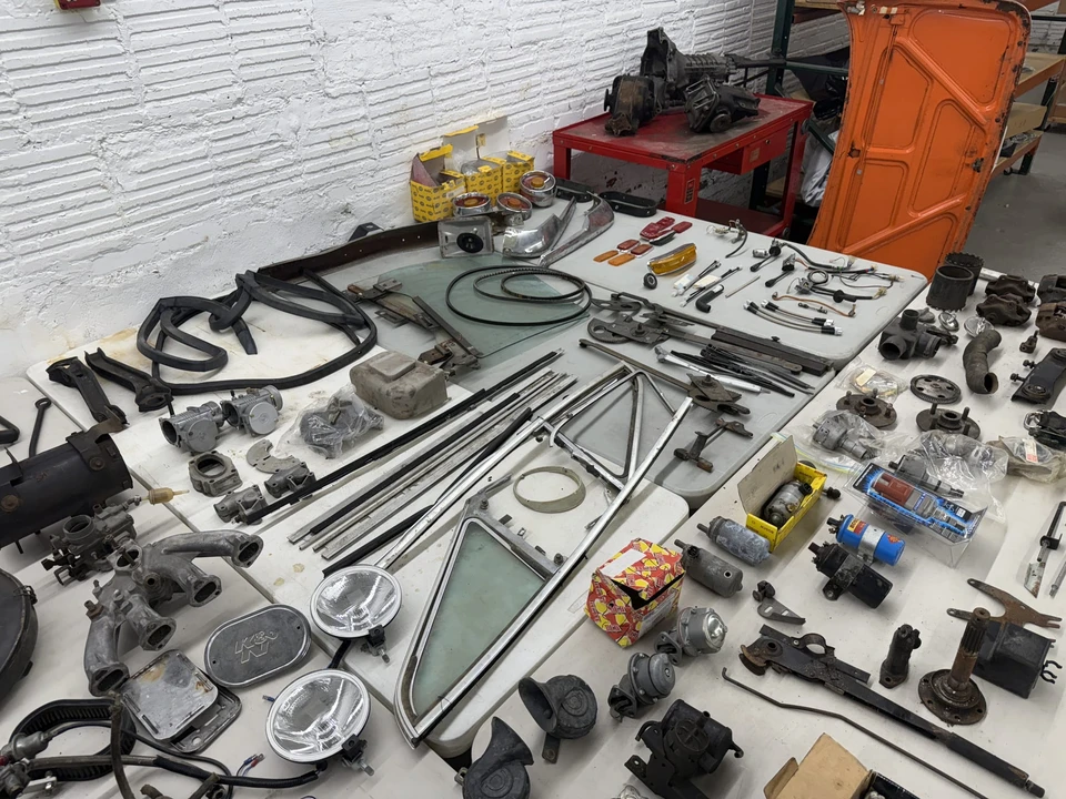 Parts & Memorabilia Mechanical Components - Image 5 of 31