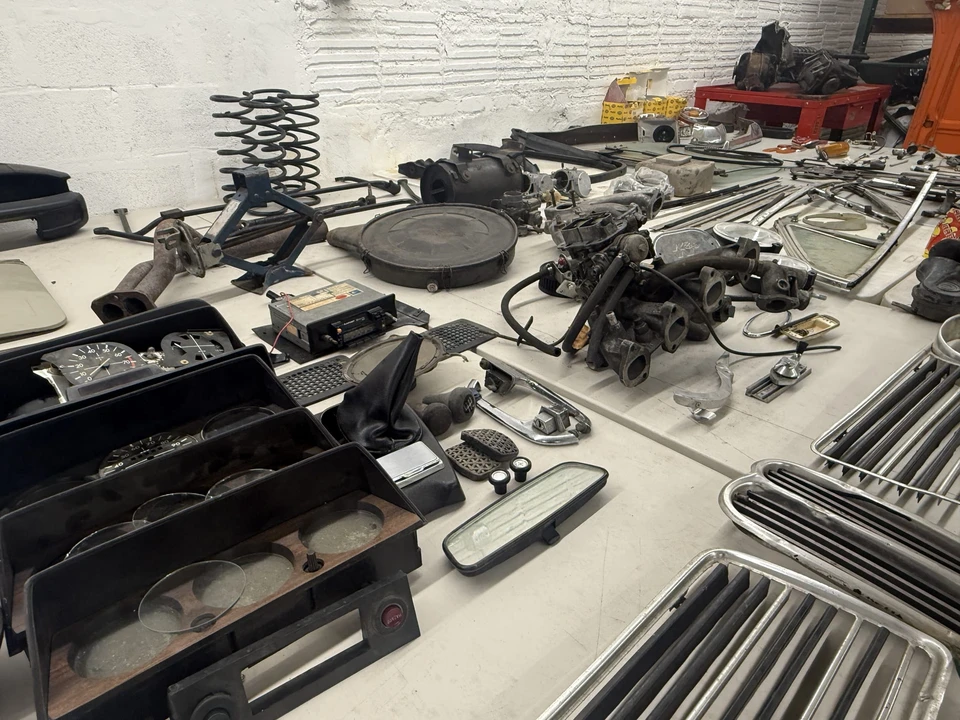 Parts & Memorabilia Mechanical Components - Image 11 of 31