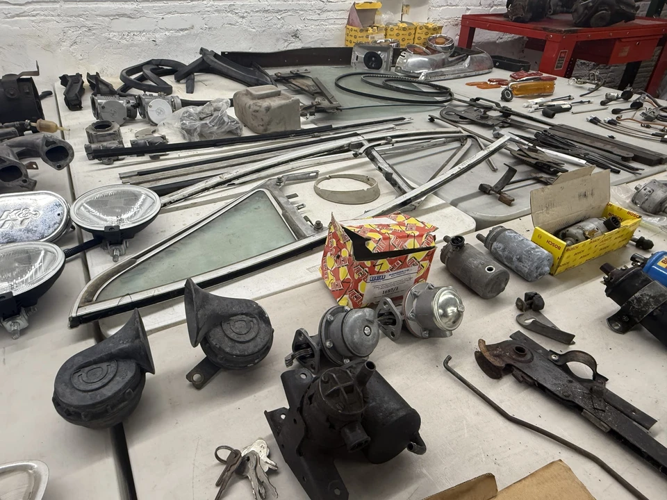 Parts & Memorabilia Mechanical Components - Image 27 of 31