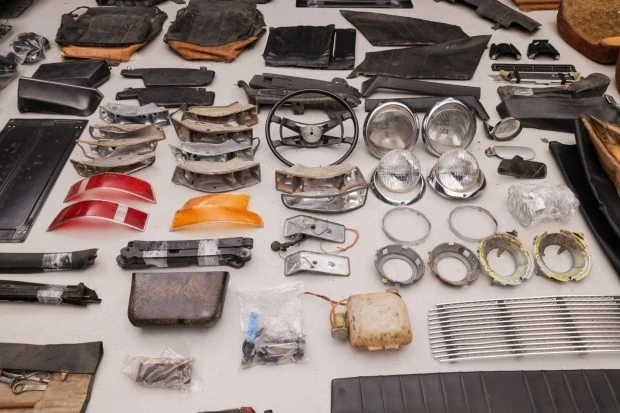 Parts & Memorabilia Mechanical Components - Image 2 of 5