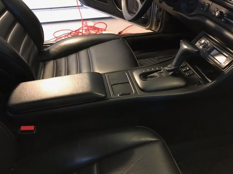 1986 Porsche 944 - Image 9 of 30