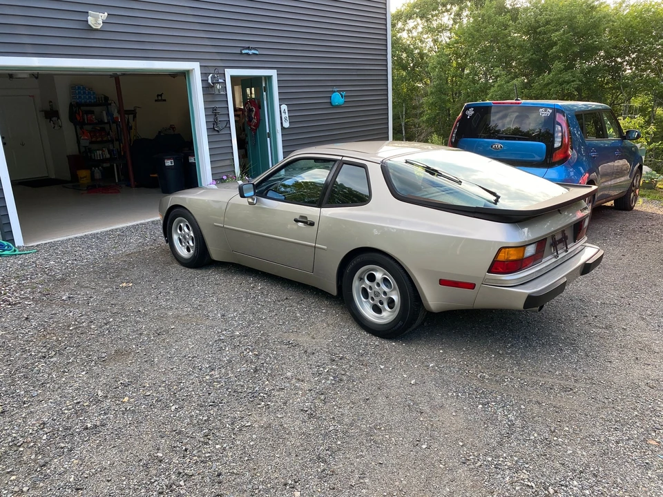 1986 Porsche 944 - Image 27 of 30