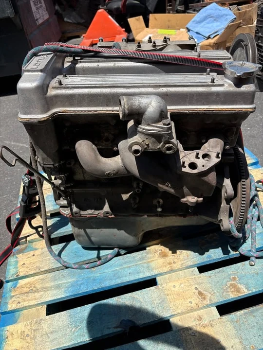 Parts & Memorabilia Engines - Image 3 of 10
