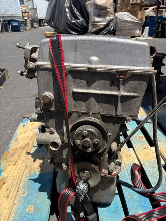 Parts & Memorabilia Engines - Image 5 of 10