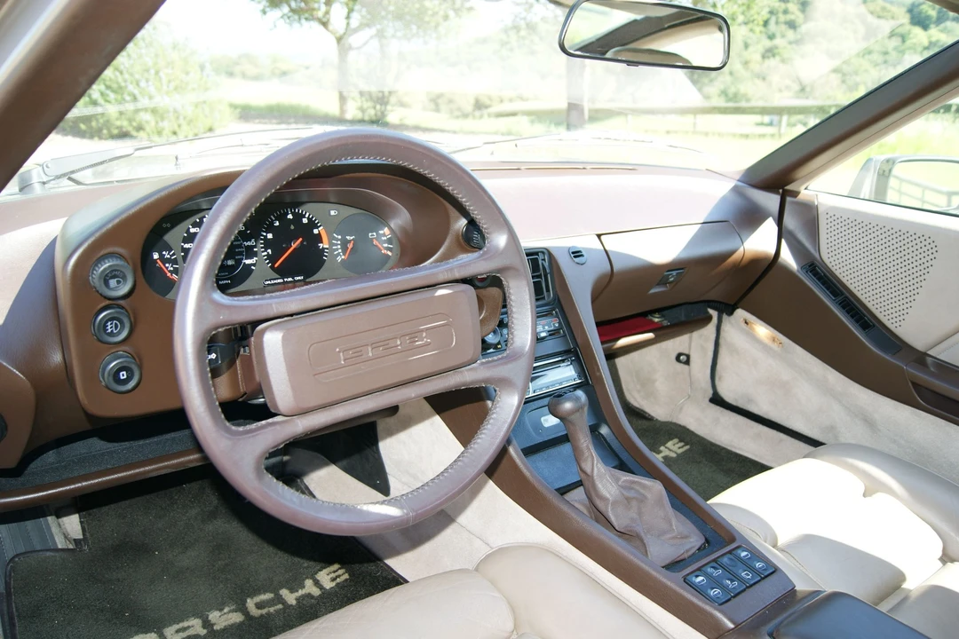1983 Porsche 928 S - Image 7 of 16