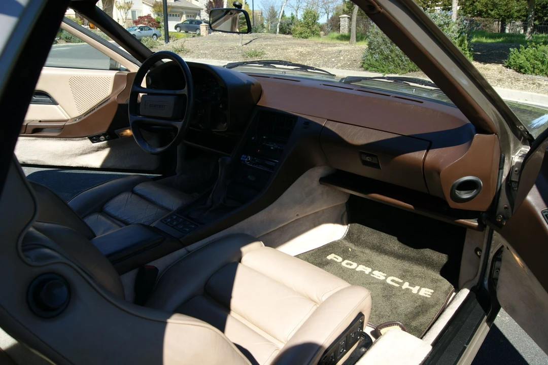 1983 Porsche 928 S - Image 9 of 16