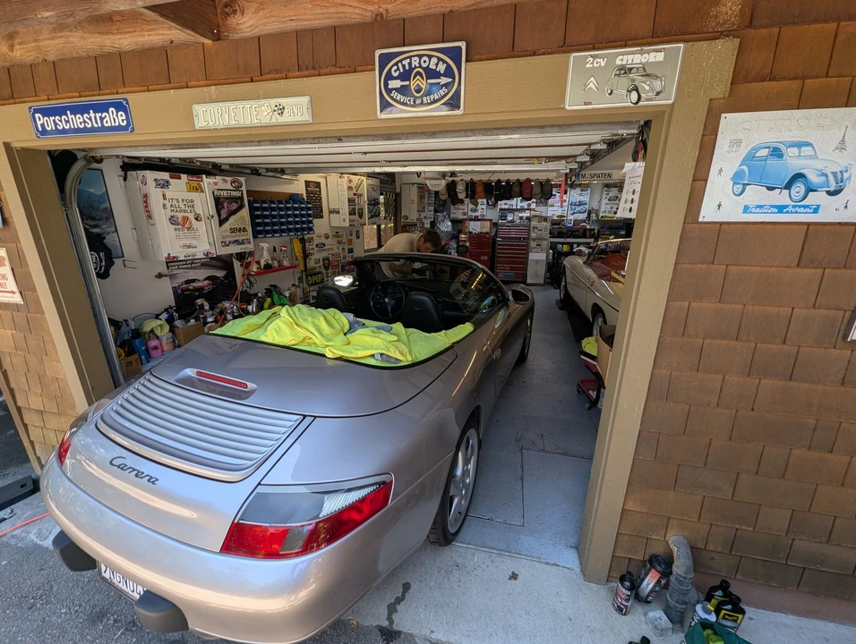 2001 Porsche 996 Carrera - Image 2 of 29