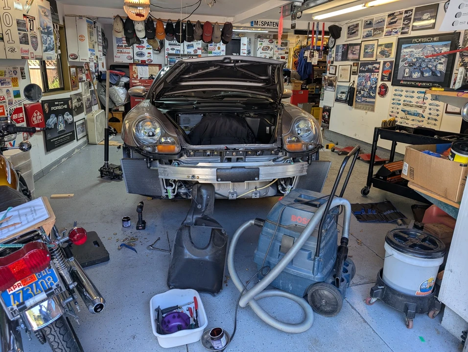 2001 Porsche 996 Carrera - Image 21 of 29