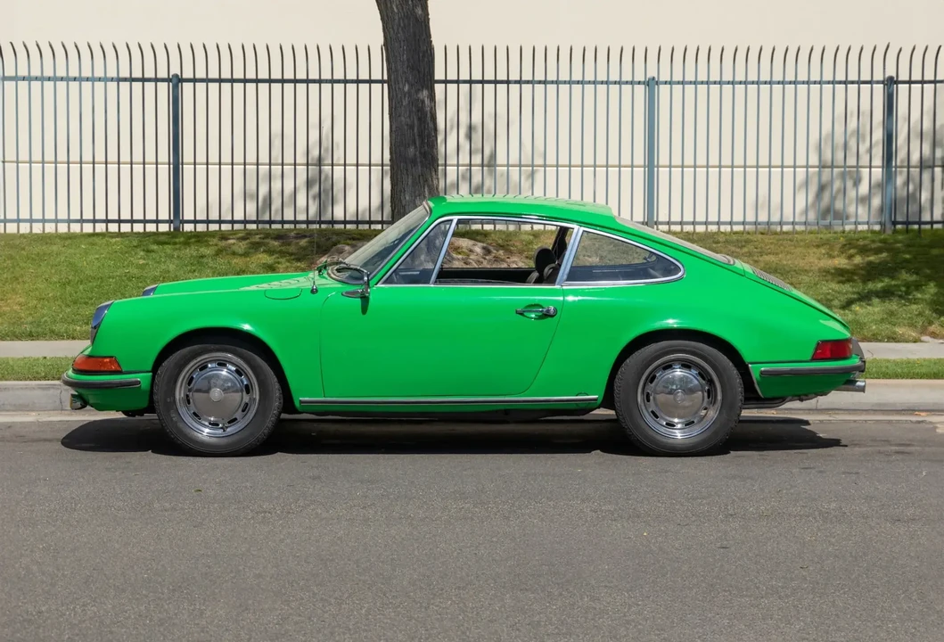 1971 Porsche 911 T F-Body LWB - Image 2 of 6