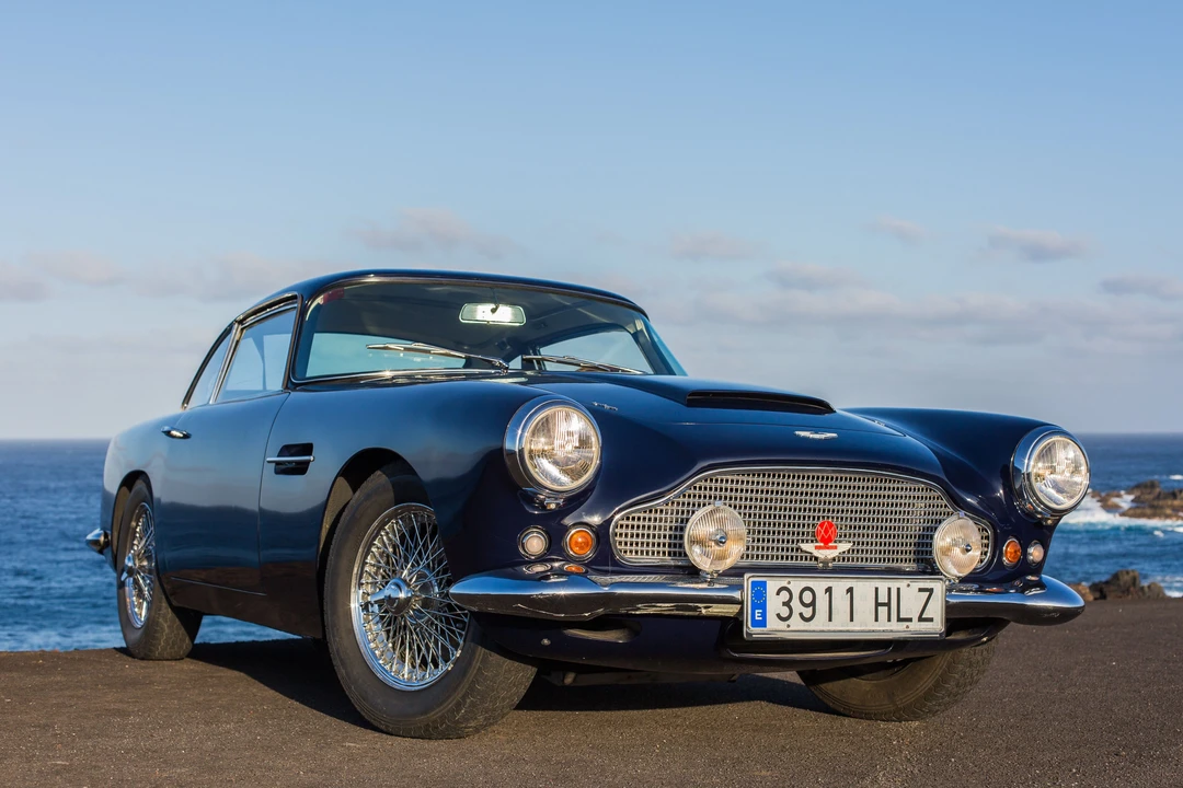 Aston Martin DB4 - Image 4 of 30