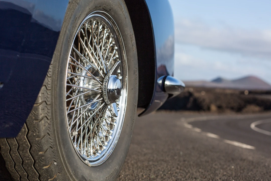 Aston Martin DB4 - Image 28 of 30