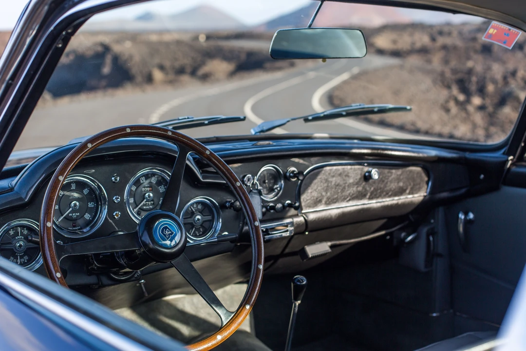 Aston Martin DB4 - Image 15 of 30