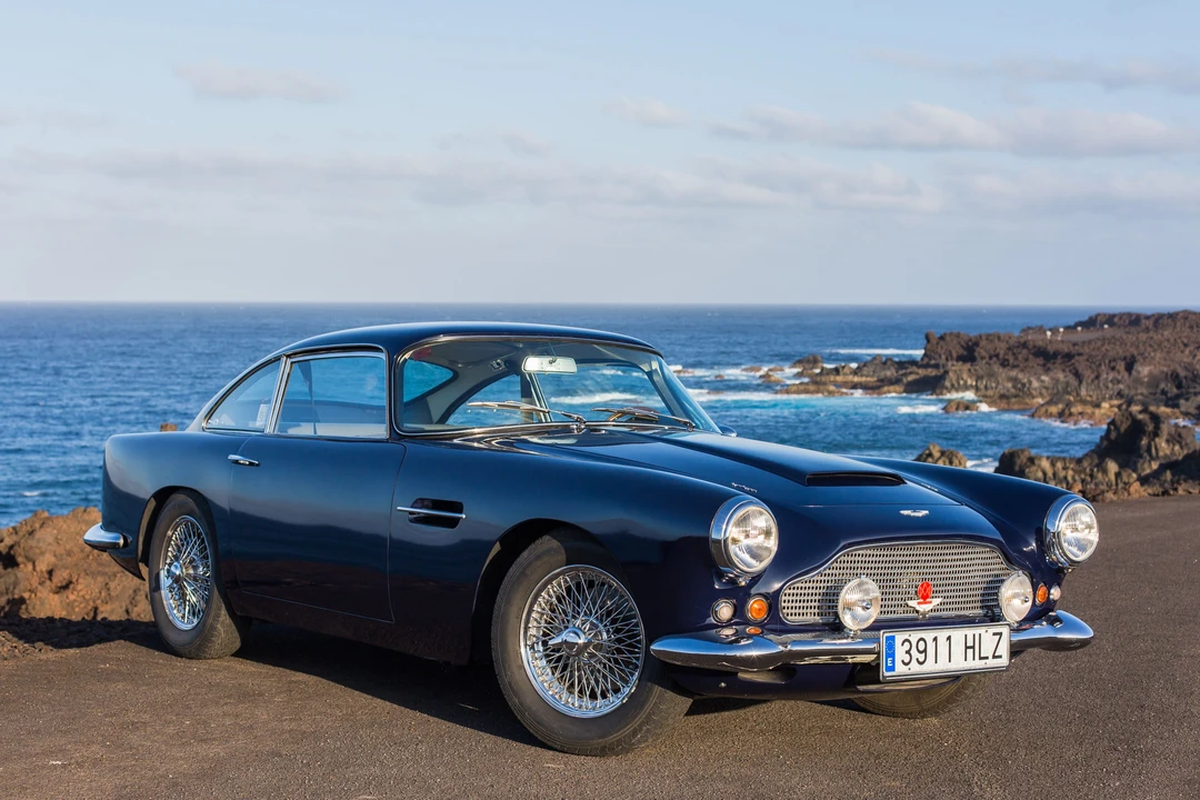Aston Martin DB4 - Image 3 of 30