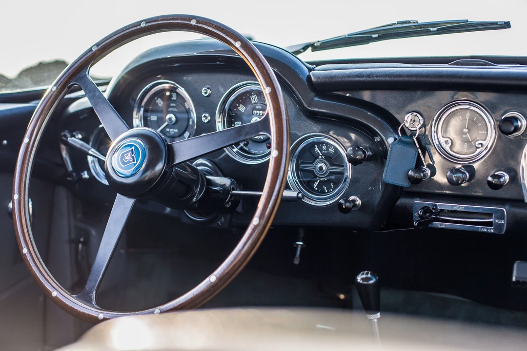 Aston Martin DB4 - Image 11 of 30