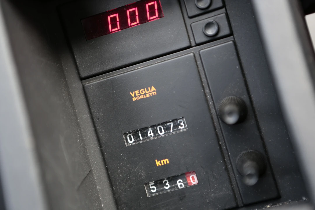 Ferrari Testarossa - Image 19 of 21