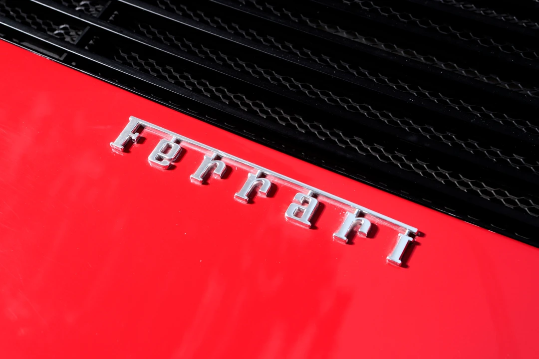 Ferrari Testarossa - Image 7 of 21