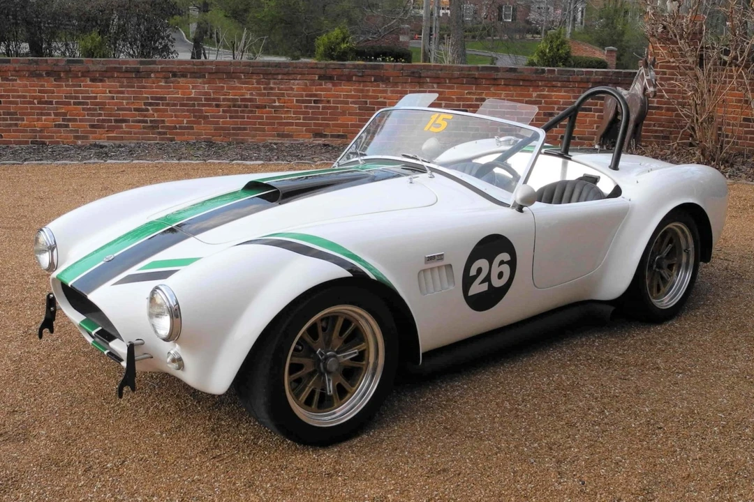 Shelby Cobra Replica - Image 2 of 31