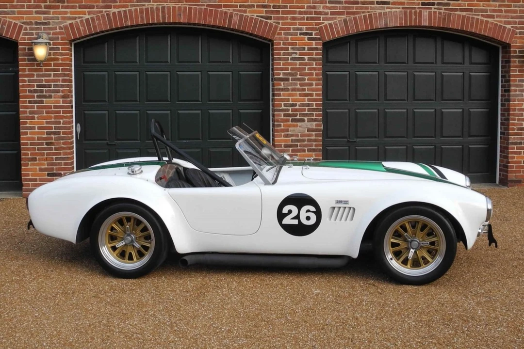 Shelby Cobra Replica - Image 9 of 31