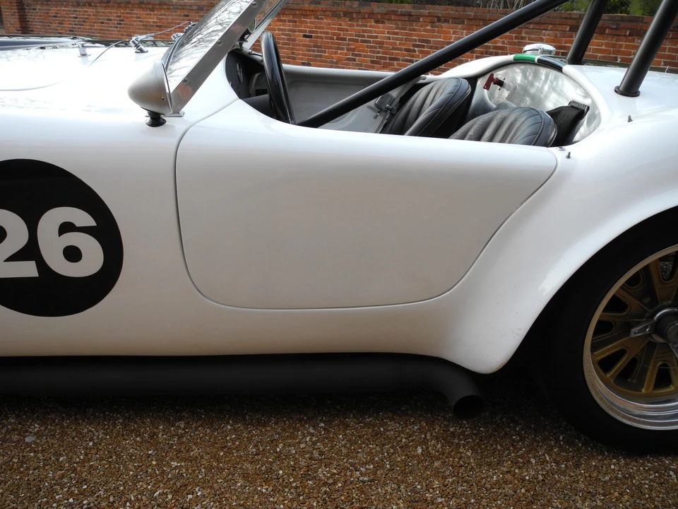 Shelby Cobra Replica - Image 24 of 31