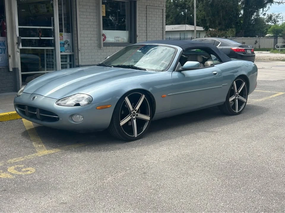 Jaguar E-Type - Image 4 of 6