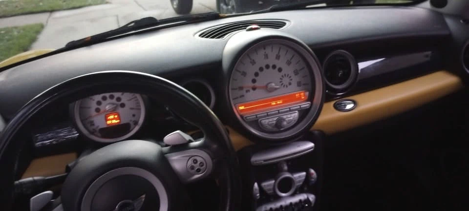 2007 Mini Mini Cooper S 1st Gen - Image 5 of 8
