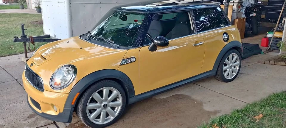 2007 Mini Mini Cooper S 1st Gen - Image 2 of 8
