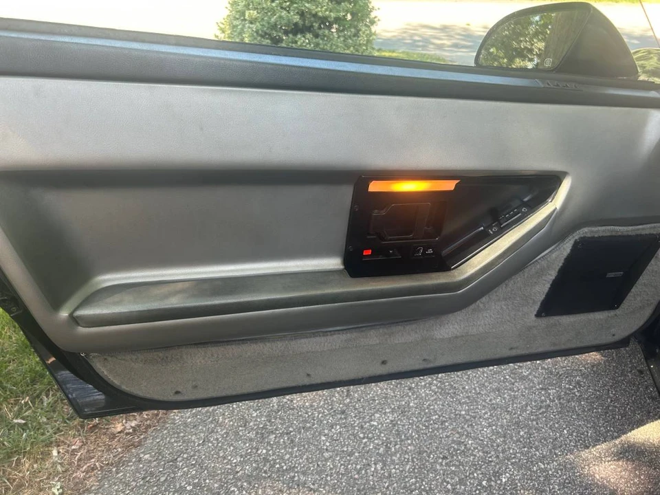 1985 Chevrolet Corvette C4 - Image 19 of 24