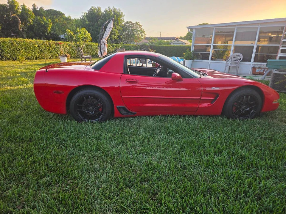 2004 Chevrolet Corvette C5 Z06 - Image 9 of 12
