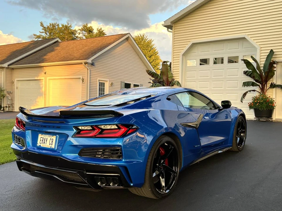 2025 Chevrolet Corvette C8 E-Ray - Image 8 of 14