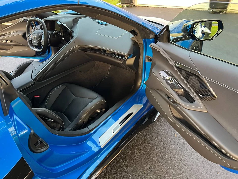 2025 Chevrolet Corvette C8 E-Ray - Image 10 of 14