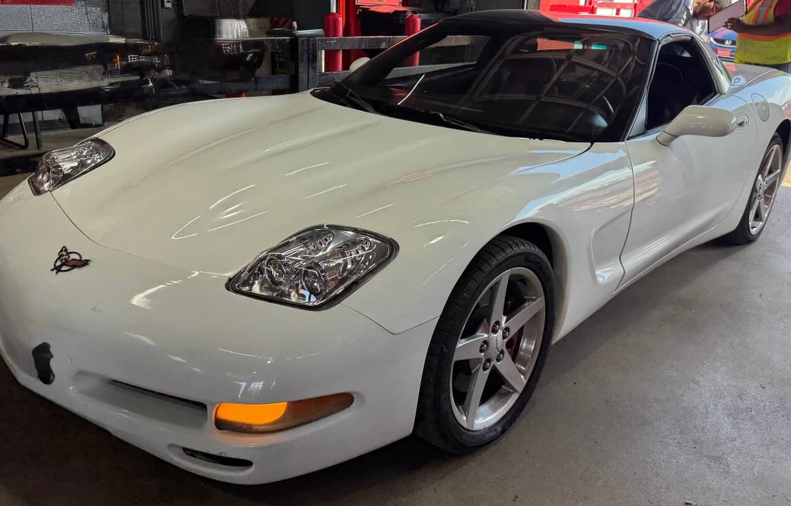 1997 Chevrolet Corvette C5 - Image 3 of 12