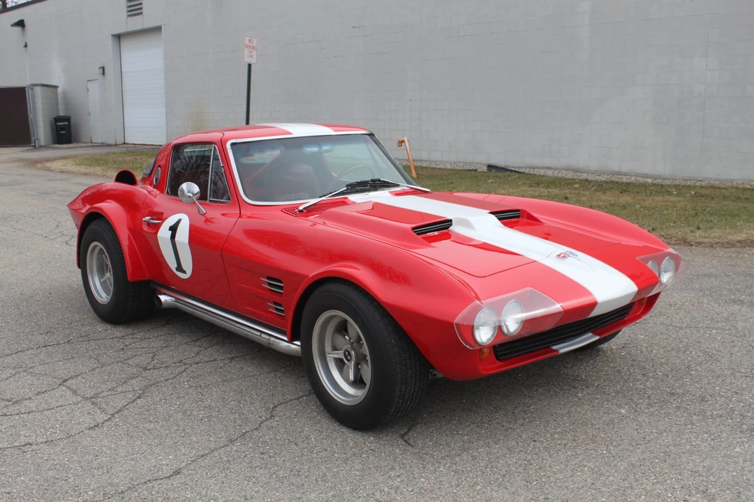 Chevrolet Corvette C2 - Image 6 of 31