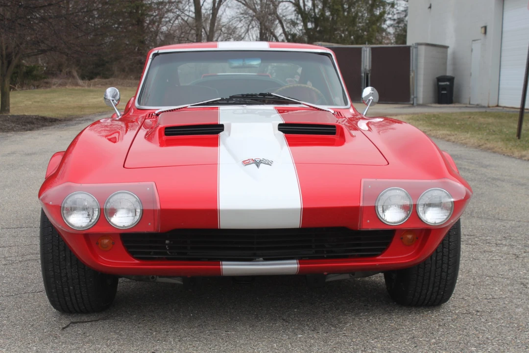 Chevrolet Corvette C2 - Image 4 of 31