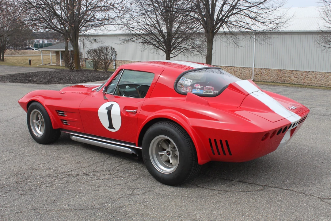 Chevrolet Corvette C2 - Image 16 of 31