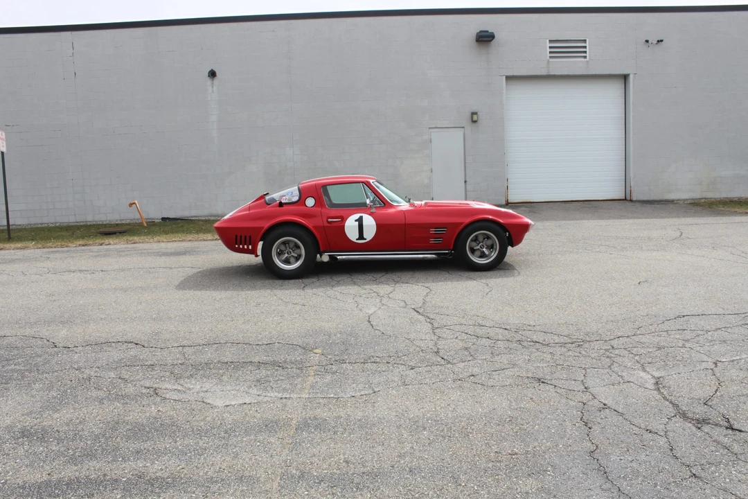 Chevrolet Corvette C2 - Image 8 of 31
