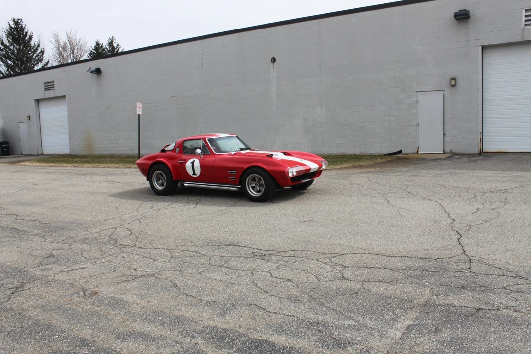 Chevrolet Corvette C2 - Image 7 of 31