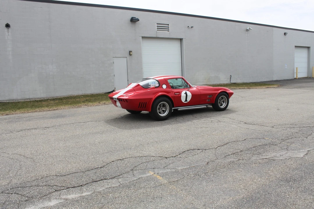 Chevrolet Corvette C2 - Image 10 of 31