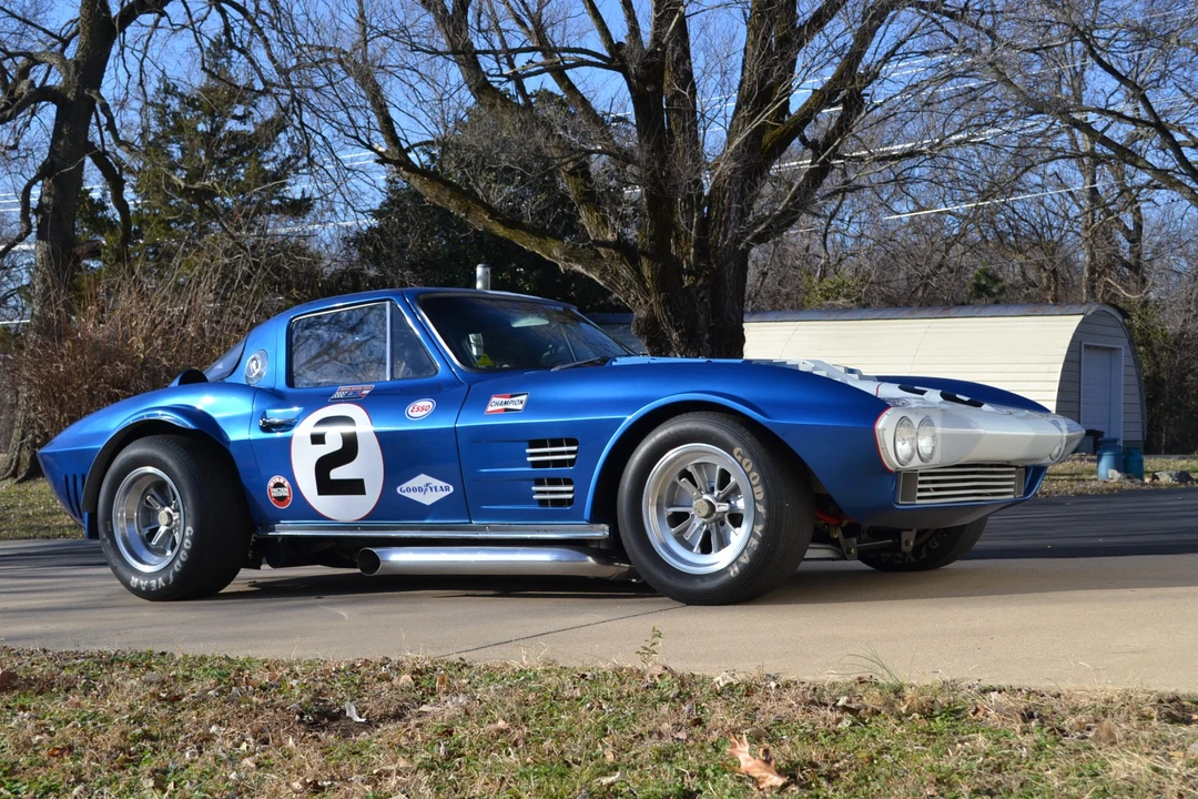 Chevrolet Corvette C2 - Image 4 of 31