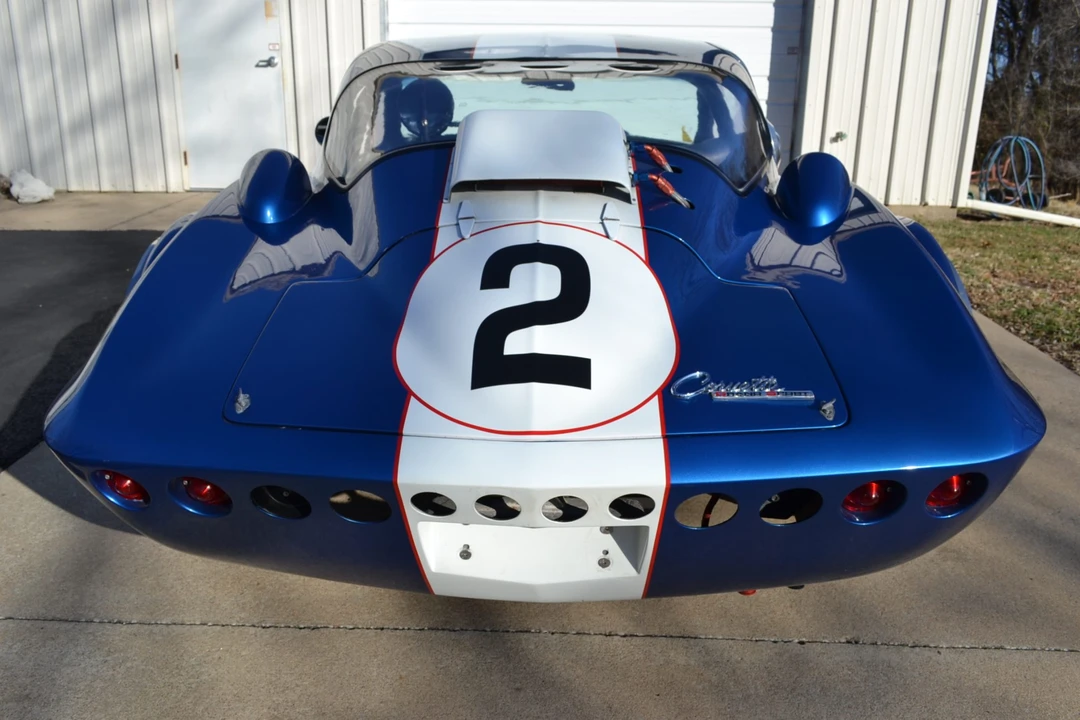 Chevrolet Corvette C2 - Image 11 of 31
