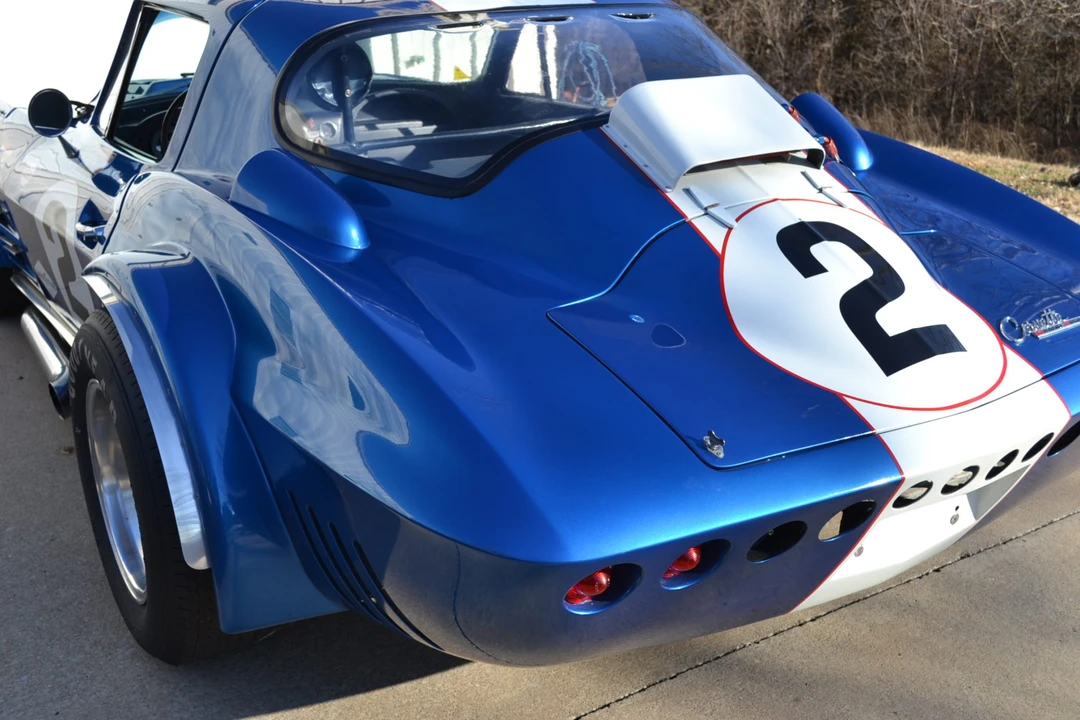 Chevrolet Corvette C2 - Image 25 of 31