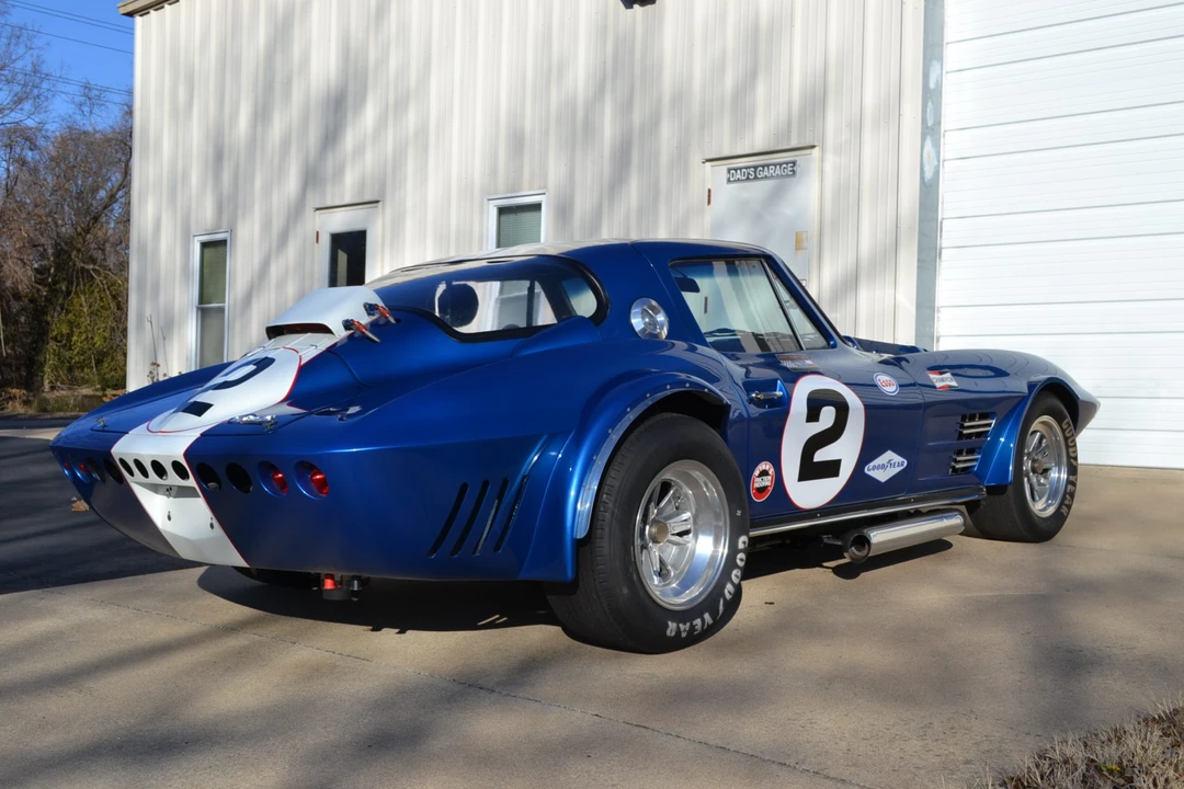 Chevrolet Corvette C2 - Image 8 of 31