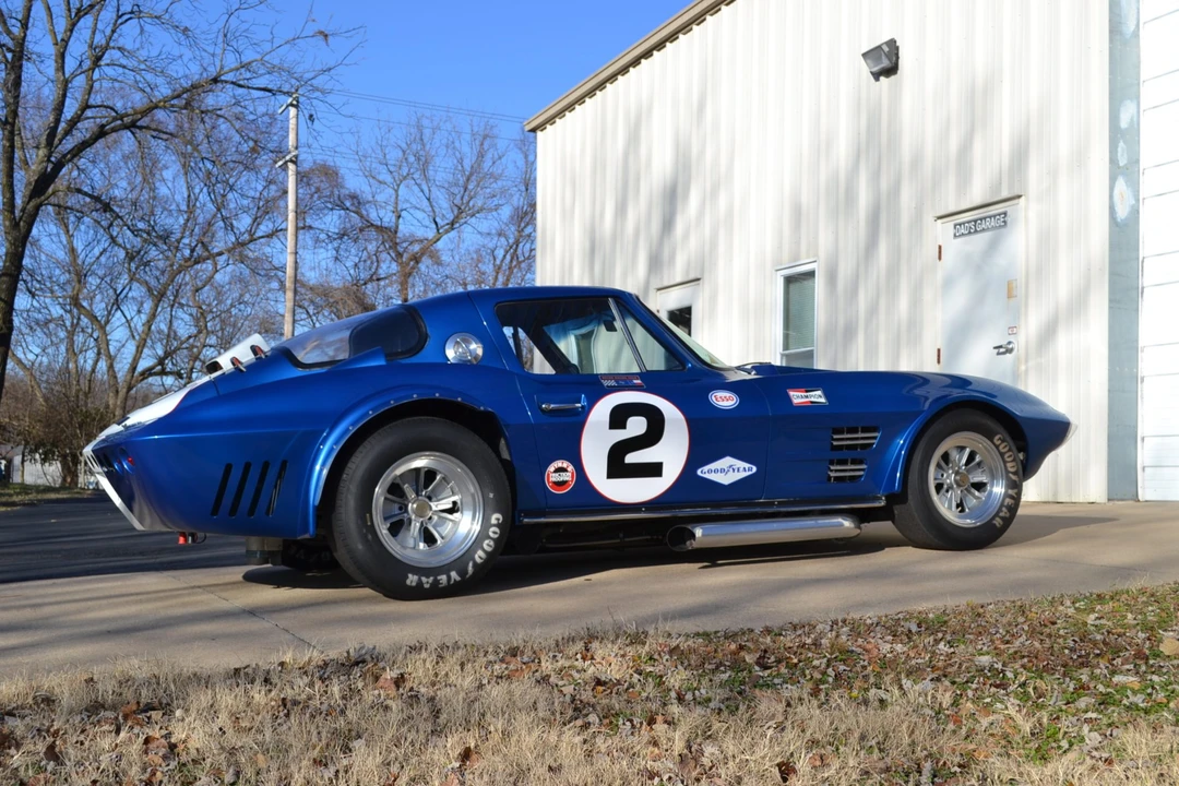 Chevrolet Corvette C2 - Image 7 of 31