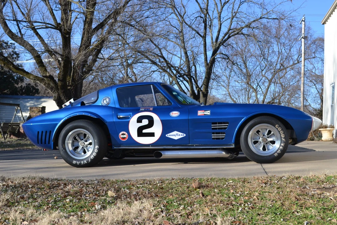 Chevrolet Corvette C2 - Image 6 of 31