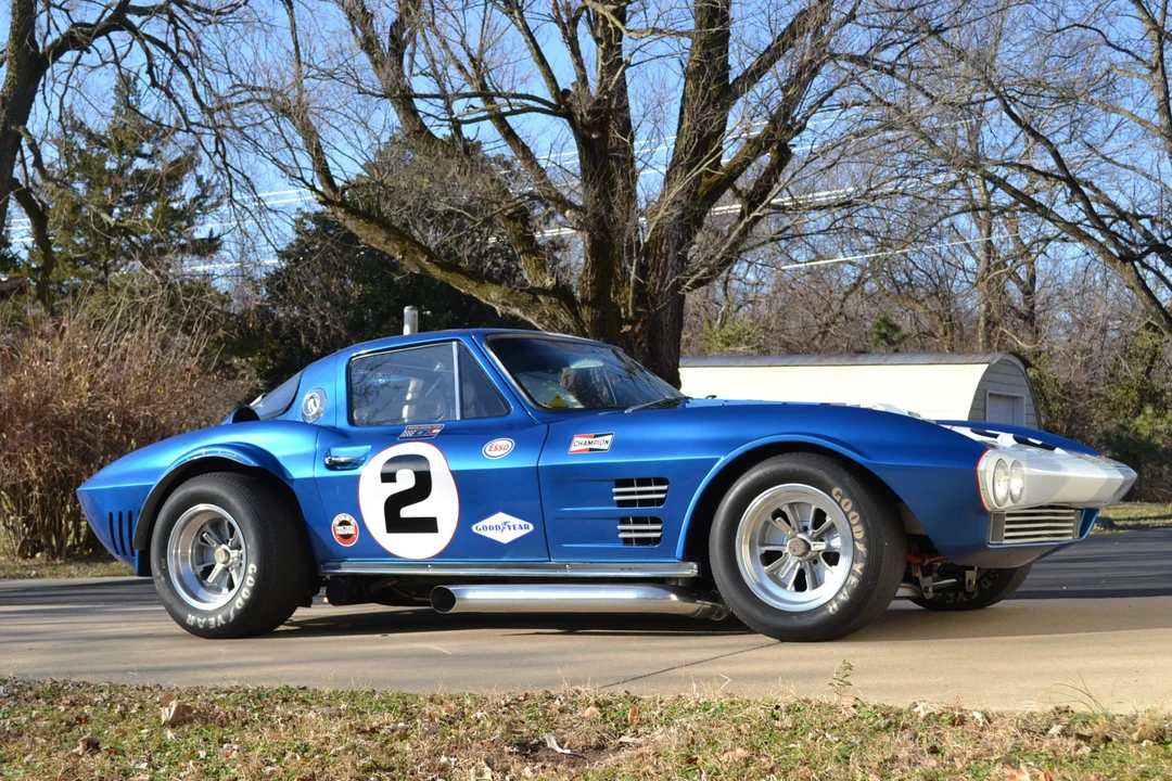Chevrolet Corvette C2 - Image 5 of 31
