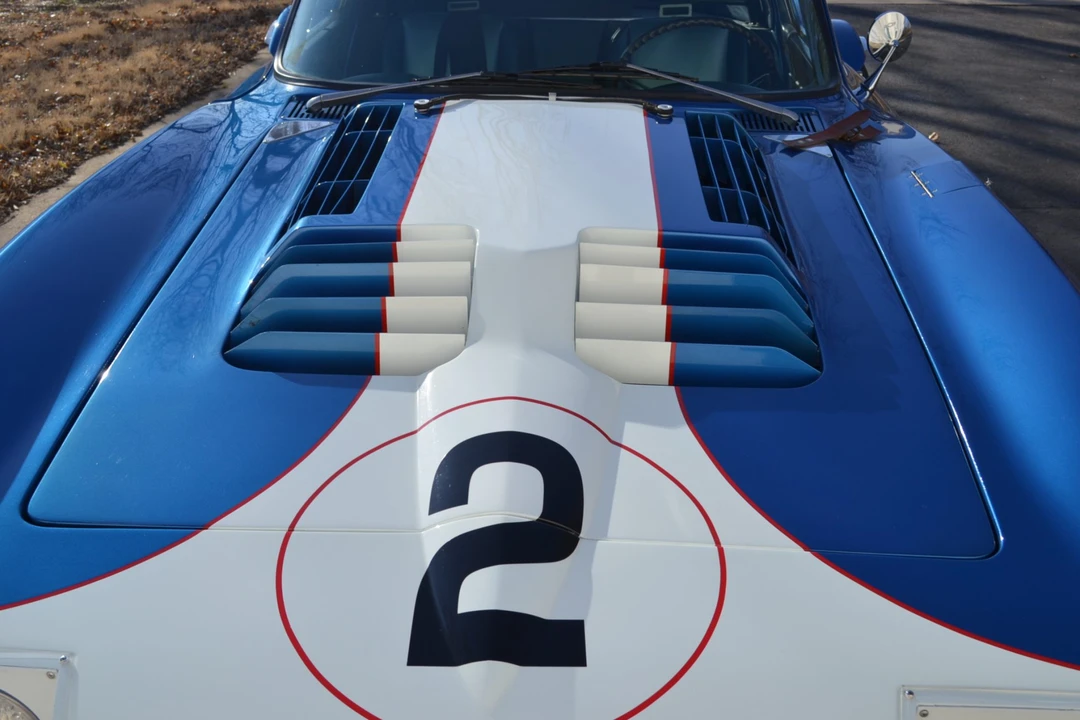 Chevrolet Corvette C2 - Image 17 of 31