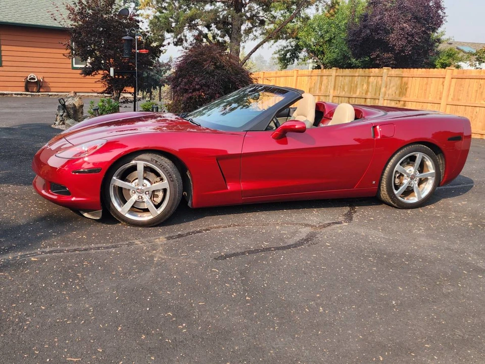 2009 Chevrolet Corvette C6 - Image 2 of 10