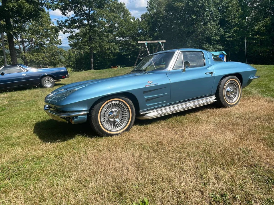 1963 Chevrolet Corvette C2 - Image 2 of 10