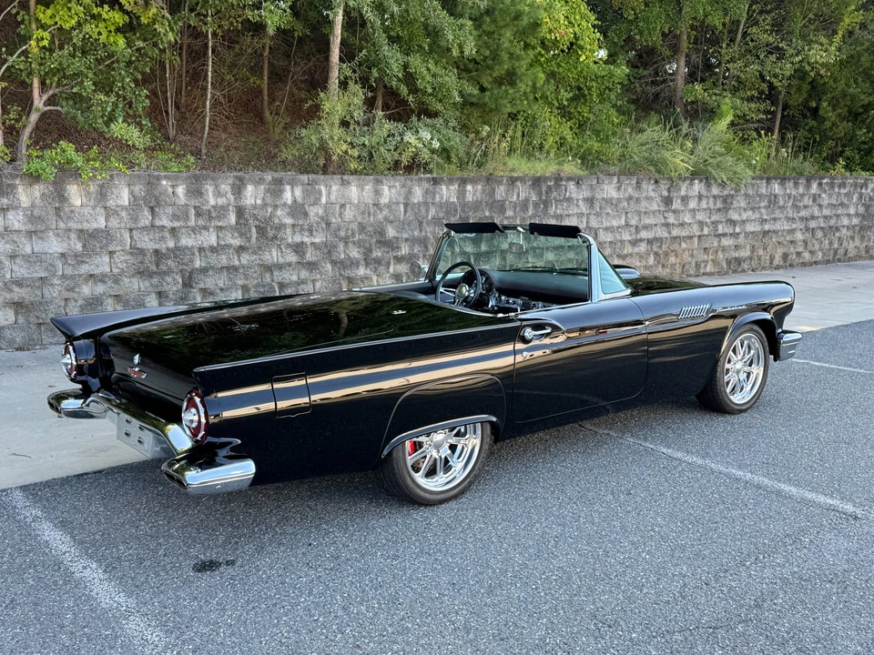 1957 Ford Thunderbird 1st Gen - Image 24 of 31