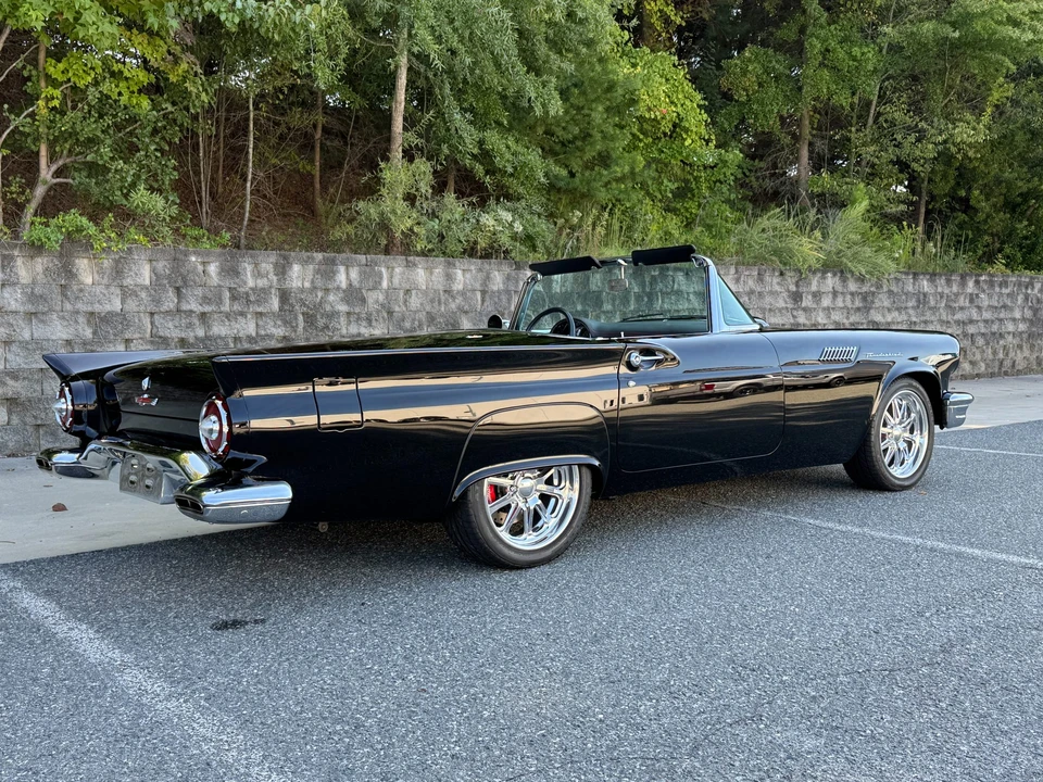 1957 Ford Thunderbird 1st Gen - Image 23 of 31